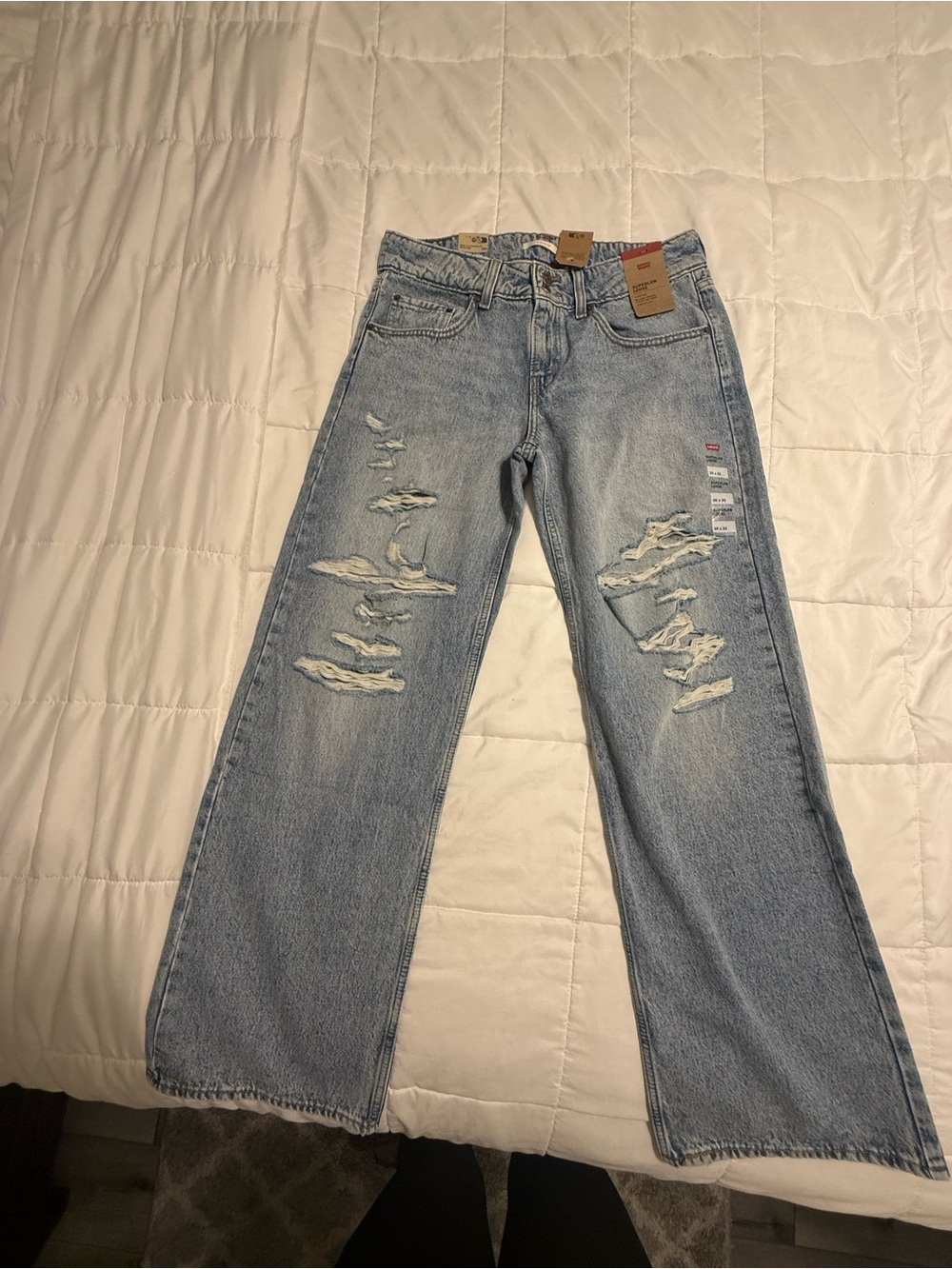 Levi’s Superlow Loose Distressed Jeans – Size 30 x 32